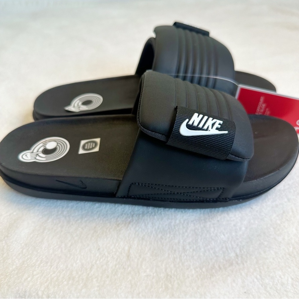 Nike NEW in BOX OffCourt Women’s Adjust Slide Black White, size 10